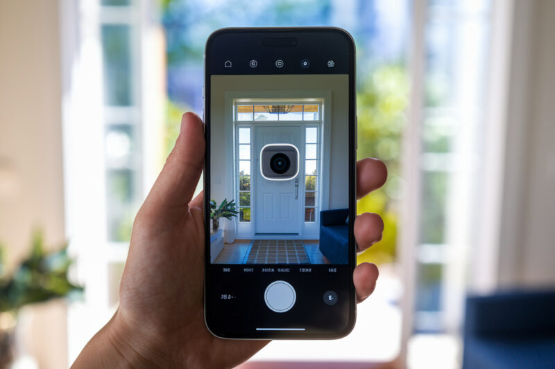 How to View Your Security Cam Remotely from Your Smartphone